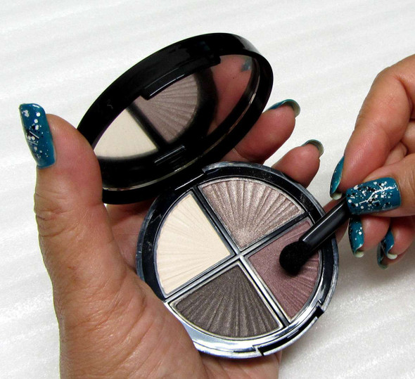 Disposable Eye Shadow Makeup Wands Sponge Tip Cosmetic Applicators (25) Beauty Makeup Supply